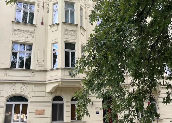 Retro Apartment In Prague